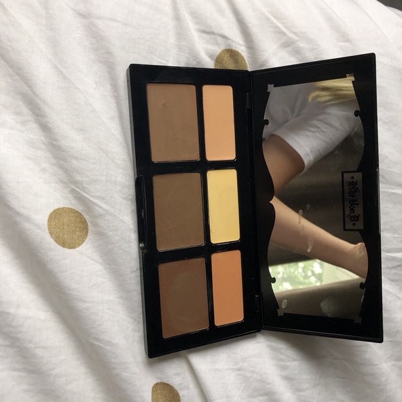 I’m selling the Kay Von D shade and light pallet. - Picture 2 of 2